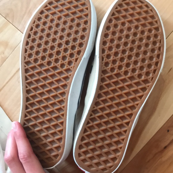 Black and white vans skater shoes - Picture 3 of 3